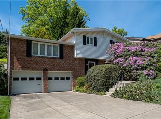 34 Roxbury Rd, Pittsburgh, PA 15221