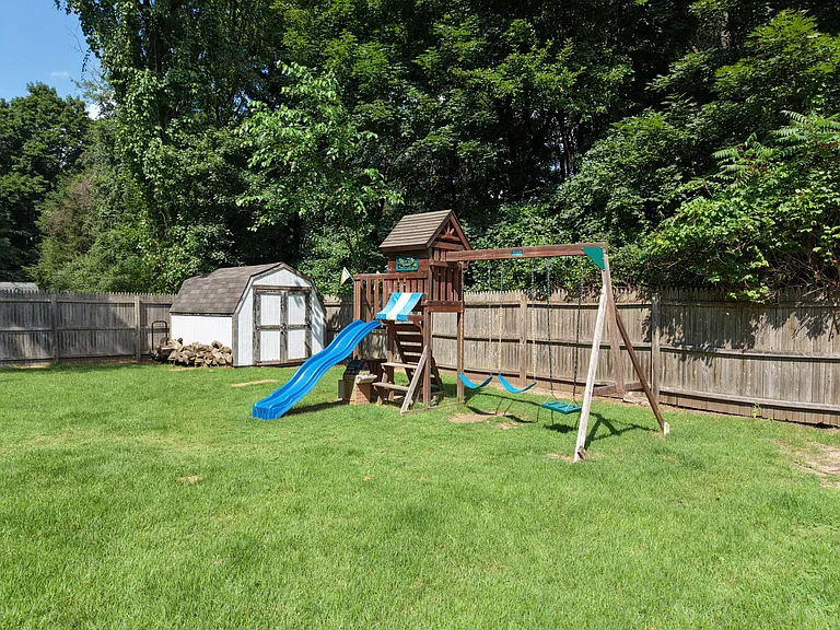 141 Cedar Rd — Photo 22