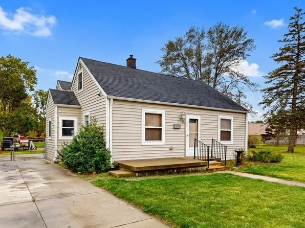 17914 Birmingham St, Roseville, MI 48066