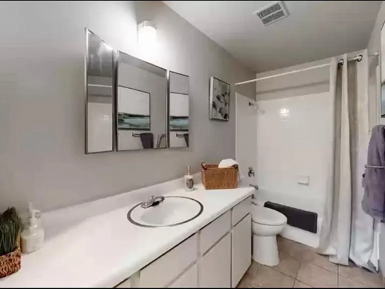 1160 S Foothill Dr #212 — Photo 13