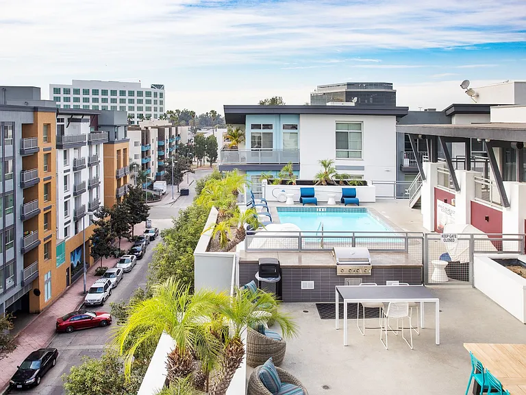 Living at NoHo — Photo 7