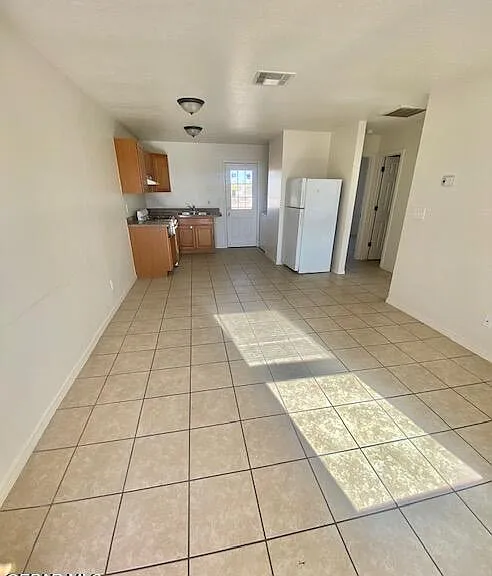 545 East Rd #B — Photo 7