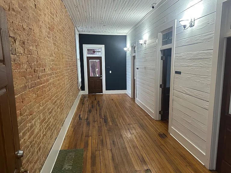 101 South Court Sq #305 — Photo 6