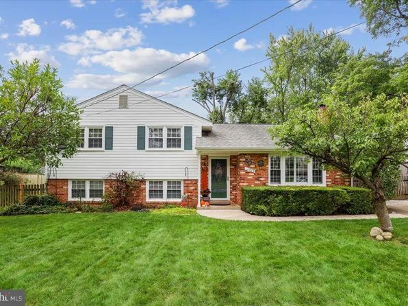 14705 Algretus Dr, Centreville, VA 20120