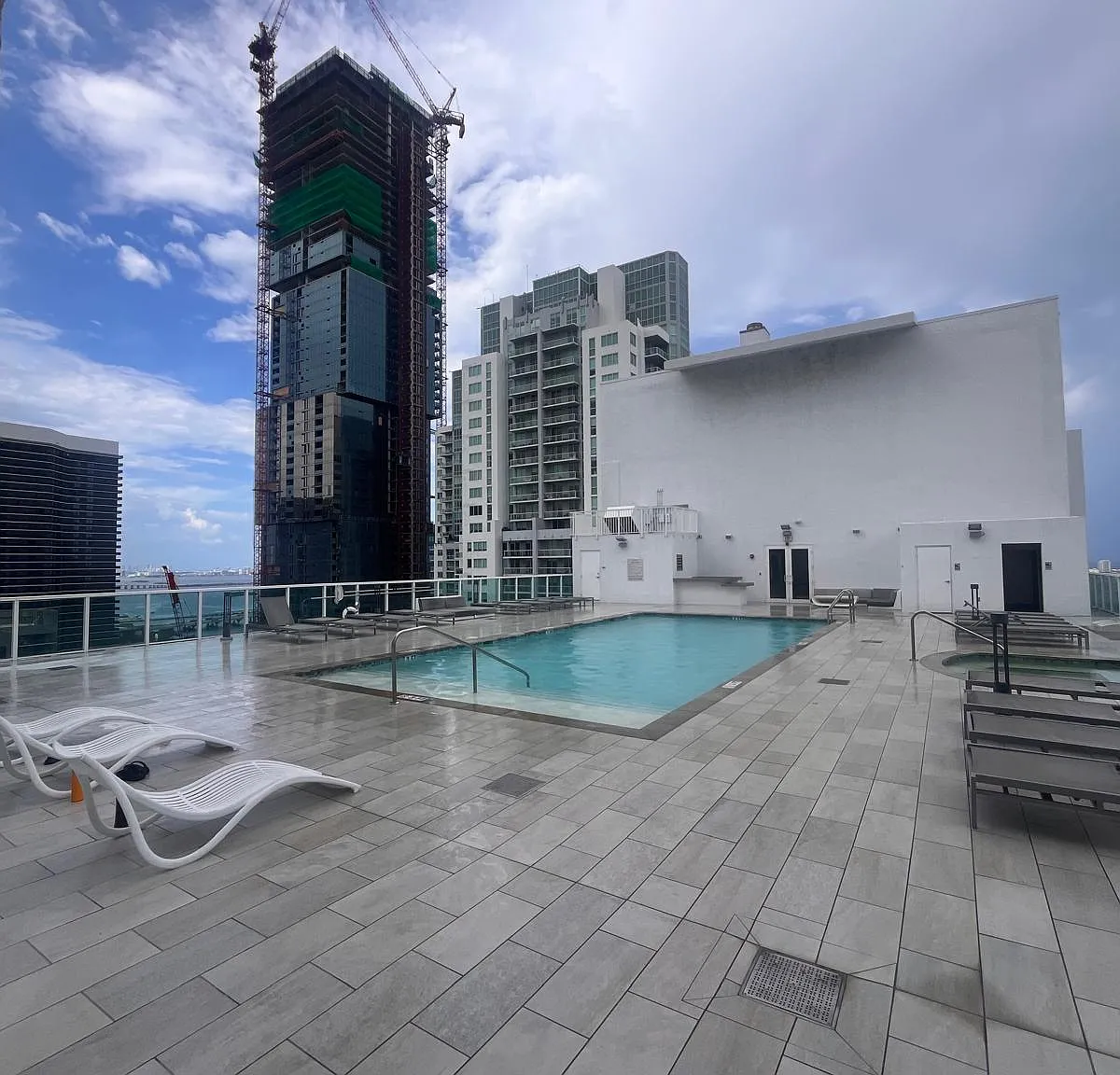 2 bed, 1041 sqft, $3,400 — Photo 2