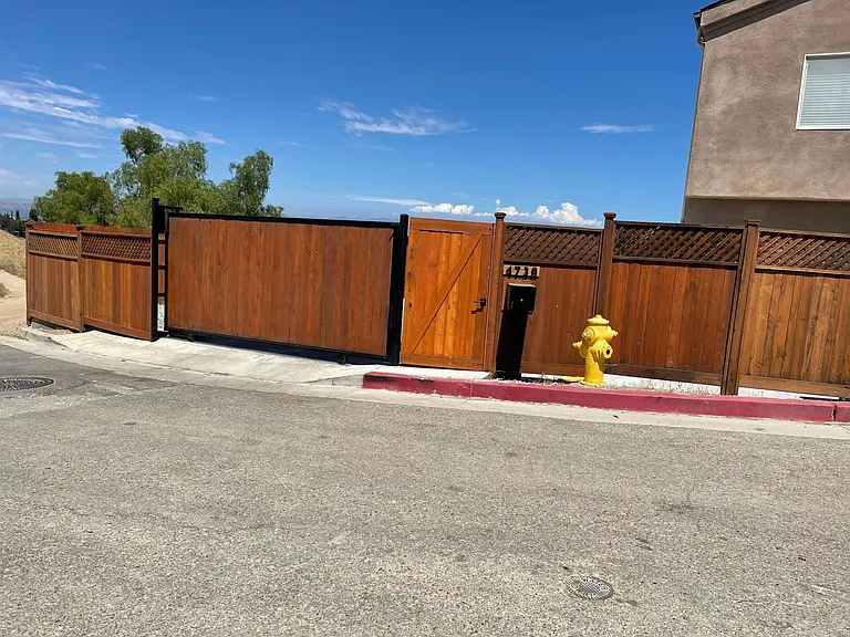 Entrance to unit from street through electric gate or pedestrian gate