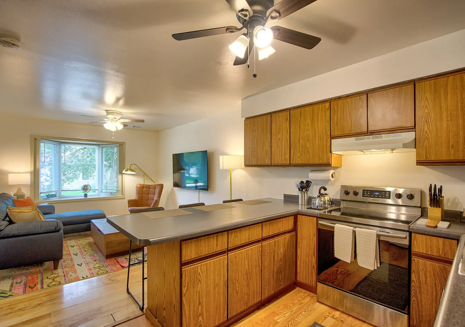30 Day Minimum - Entire House, AC, Washer & Dryer — Photo 2