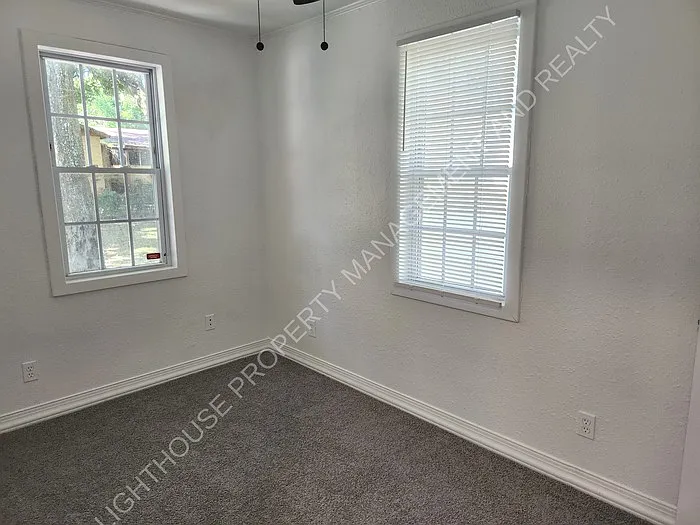 6532 Buffalo Ave — Photo 7