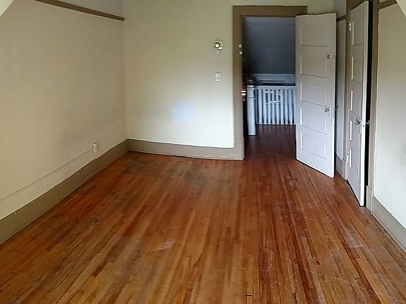 5th image of 2202 Lyndale Ave N