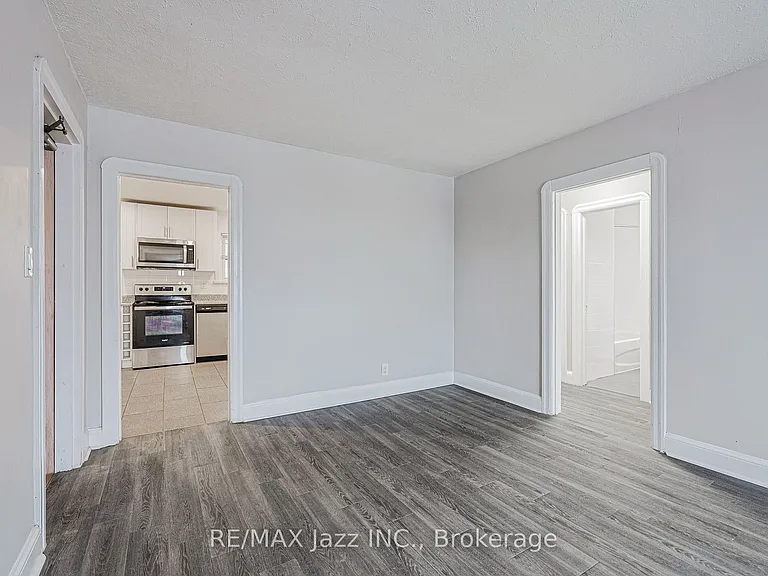 366 Mary St N #4 — Photo 10