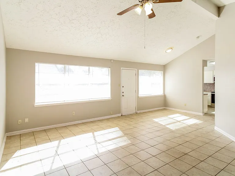 7342 Sonnet Glen Ln — Photo 4