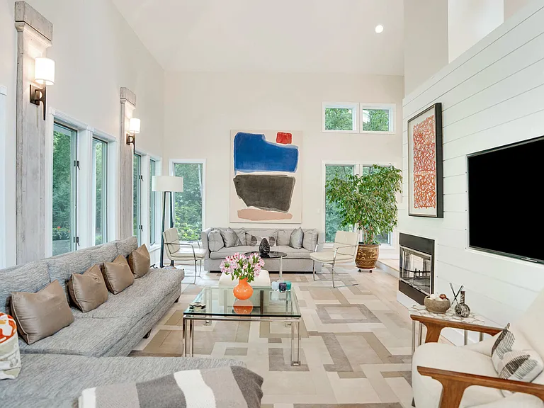 15 Farm Ln — Photo 4
