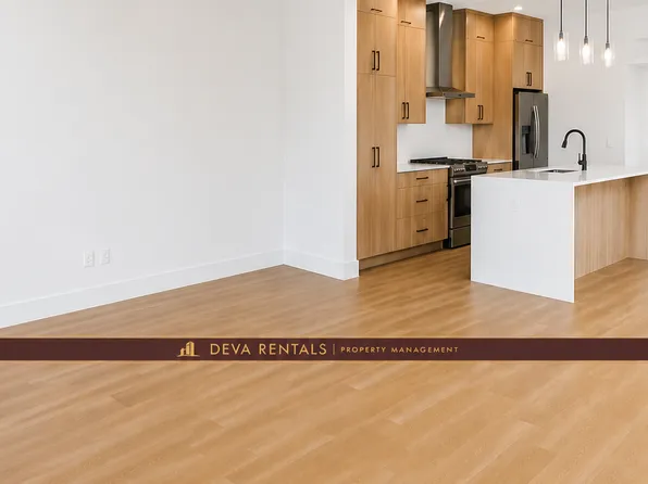 3371 Erlanger Bnd NW, Edmonton, AB T6M 3A6