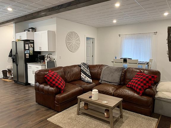 4th image of 102 3rd St #1