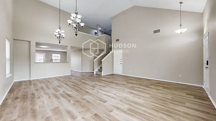 218 Thoroughbred St — Photo 8