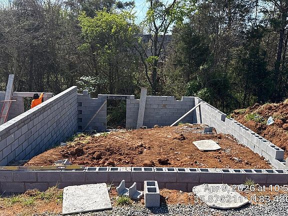 5th image of 120 County Garage Rd
