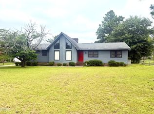 3522 Golfview Rd, Hope Mills, NC 28348