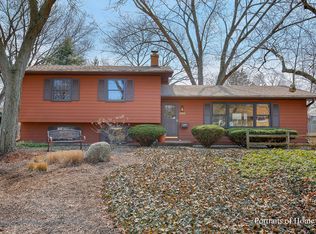 1045 Hemlock Ln, Naperville, IL