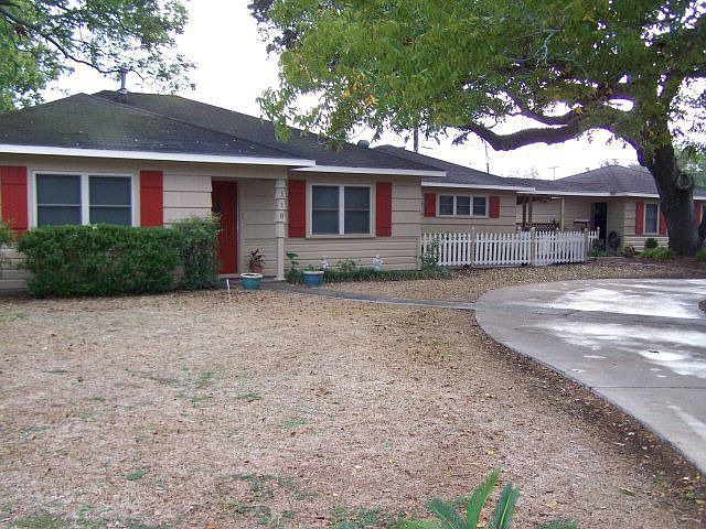 1st image of 110 N Shady Oaks St