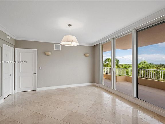 5th image of 789 Crandon Blvd APT 505