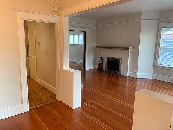 3rd image of 530 NW 23rd Ave #1B-1Ba-900Sqft