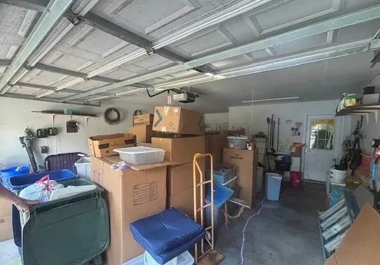 105 Thistledown Dr — Photo 8
