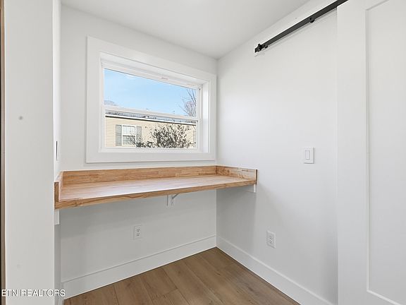 4th image of 722 Virginia Ave