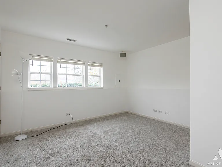2838 N Greenwood Ave — Photo 11