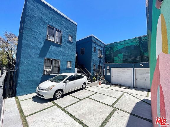 3rd image of 6708 Willoughby Ave