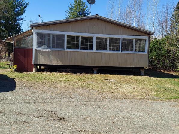 335 Swan Road, New Sharon, ME 04955