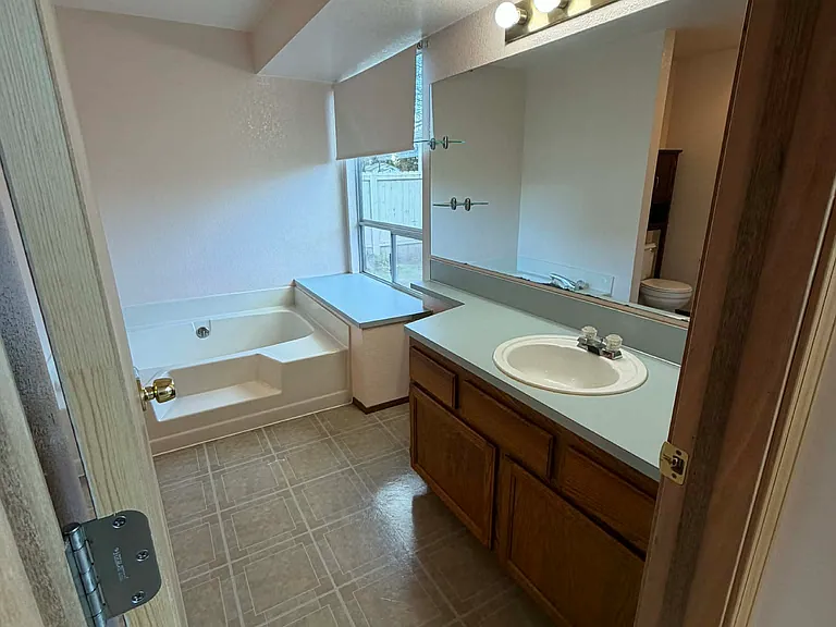 725 Edelweiss Ln SE — Photo 14