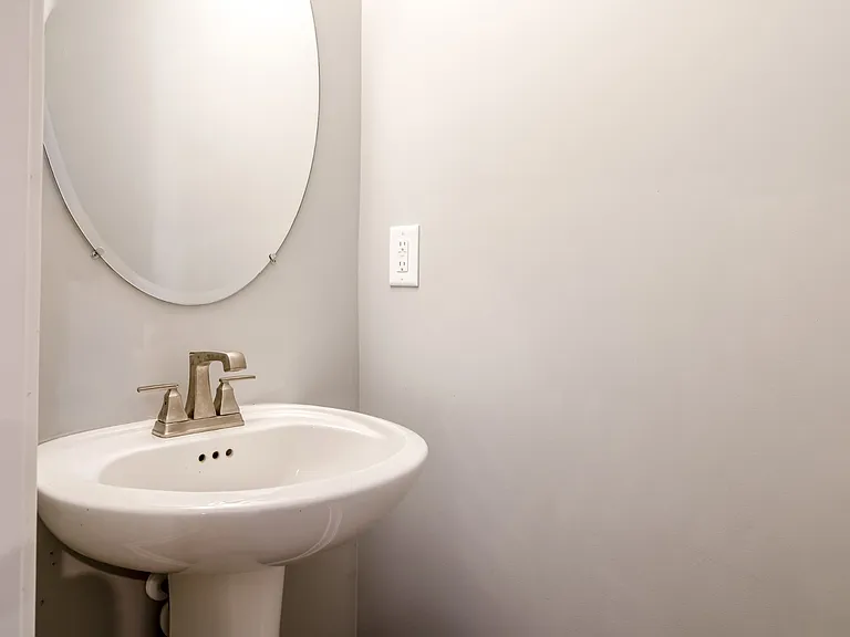628 Bella Ct — Photo 3