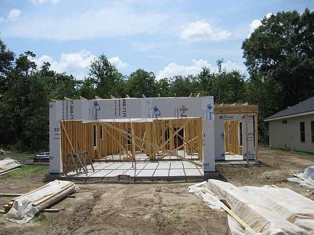 1st image of 208 Bottle Brush Ln