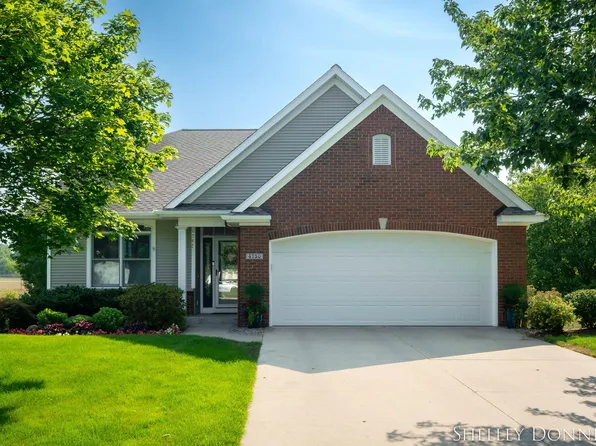 4750 Charleston Ct #49, Holland, MI 49423