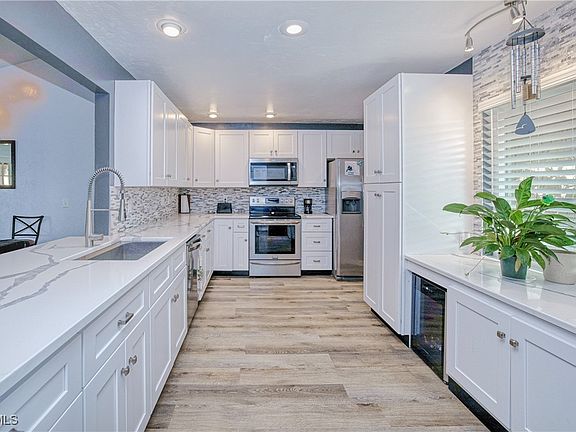 5th image of 16114 Flagg Pond Ln