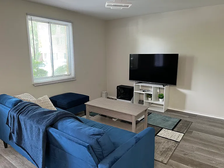 10569 Cambridge Ct — Photo 3