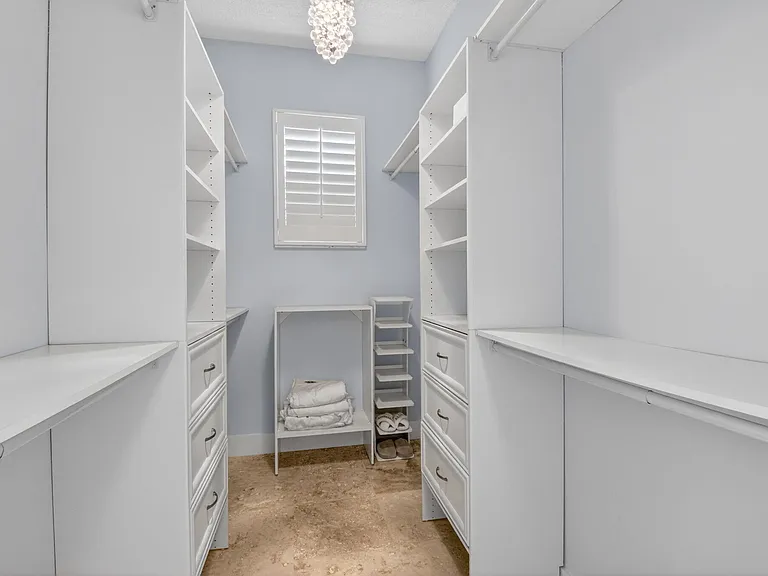 122 Andrews Ave — Photo 36