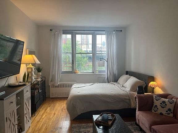 2nd image of 347 E 78th St #5A