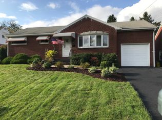 2811 Yale St, Endicott, NY 13760