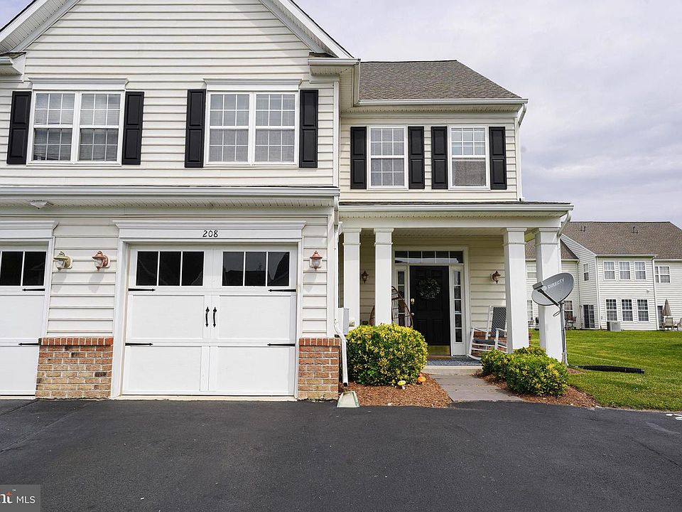 1st image of 208 W Bourne Way #4