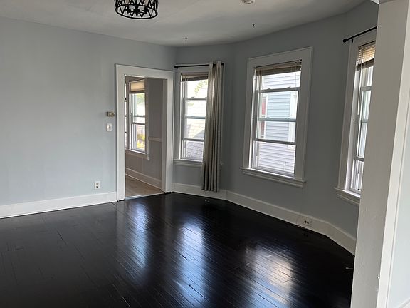 2nd image of 76 Waldorf Ave Floor 3