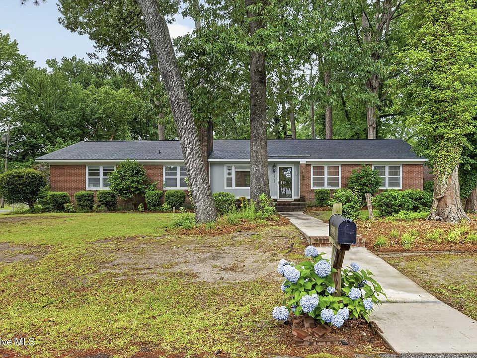 1st image of 202 Hardee Circle