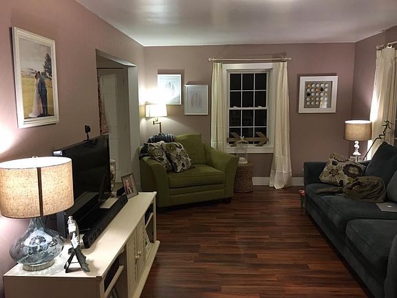 4th image of 904 E Unaka Ave