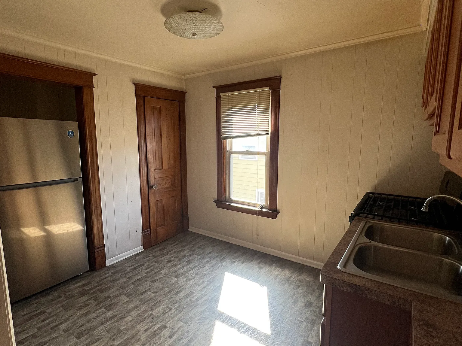 2 bed, 1368 sqft, $1,350 — Photo 2