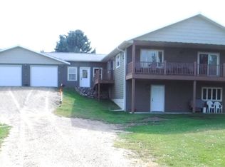 109 E Lakeshore Dr, Waubay, SD 57273