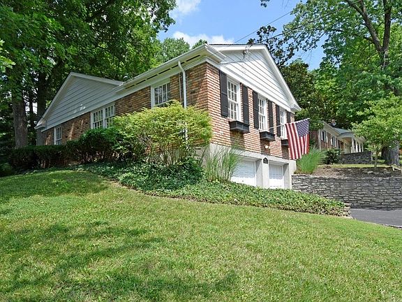 3rd image of 407 Heatherhill Ln
