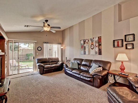 4th image of 453 E Cantebria Dr