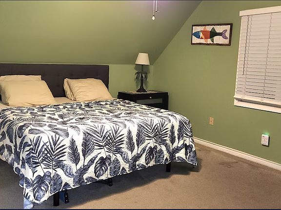 4th image of 102-10 Southard St #1