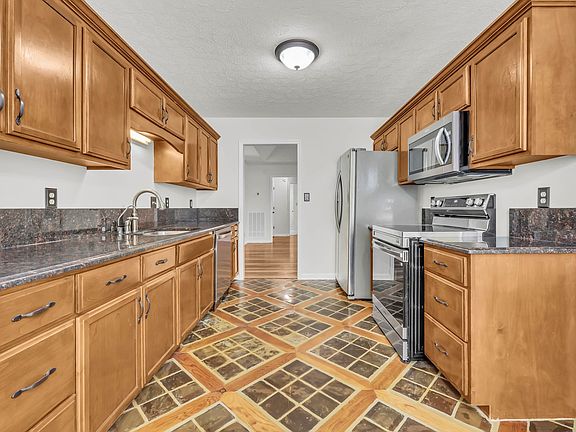 3rd image of 633 Wolfchase Dr