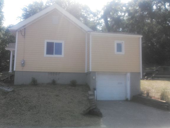 Side view - 1 car garage